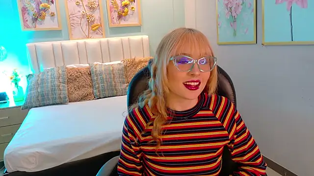 danielamilles online show from March 14, 2026, 5:24 am