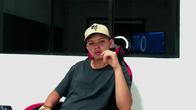 Snapshot of NathanBrookhs chatting on December 22, 2025, 9:34 pm NathanBrookhs online show from December 22, 2025, 9:34 pm