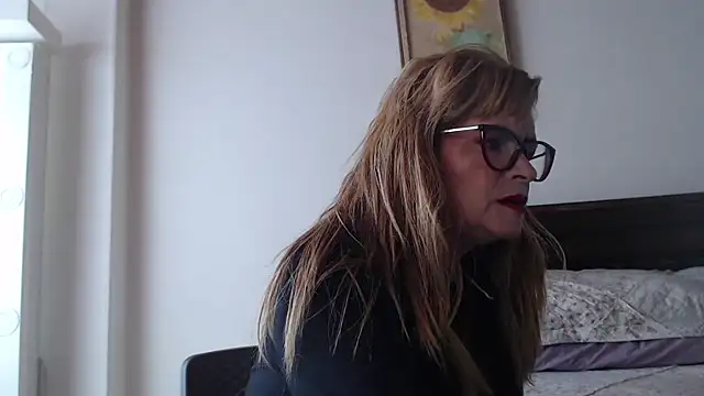 evelynsmithco online show from June 4, 2026, 3:51 pm