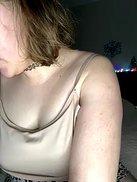 MelisaDreams online show from December 19, 2025, 1:51 pm