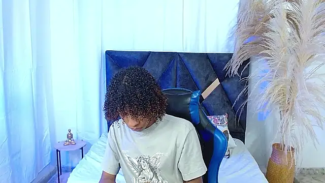 angelll18  online show from January 10, 2026, 8:32 pm