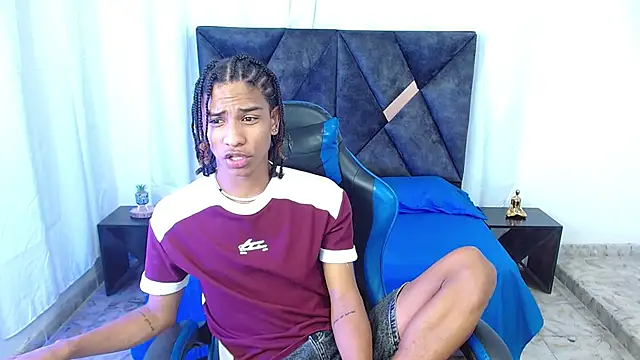 angelll18  online show from June 20, 2026, 9:17 pm