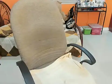 cocktits69 online show from April 29, 2026, 9:32 pm