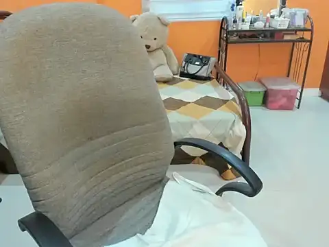 cocktits69 online show from May 5, 2026, 10:18 pm
