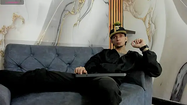 Straight Guy22 online show from February 6, 2026, 4:50 am