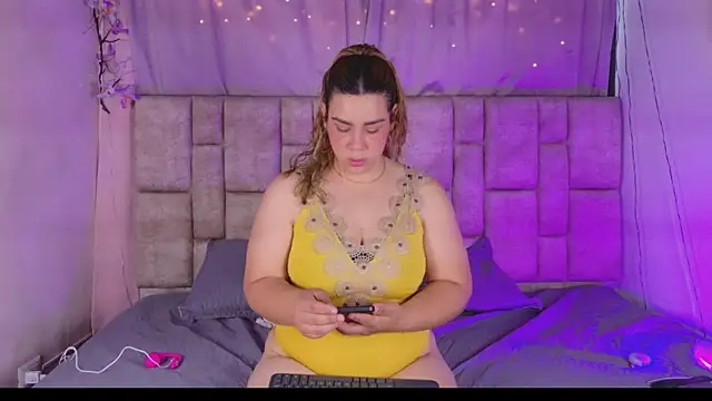 Snapshot of NanyMatrioska chatting on June 5, 2026, 7:52 pm NanyMatrioska online show from June 5, 2026, 7:52 pm