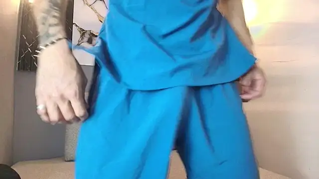 DAVIN 01 online show from December 16, 2025, 12:10 pm