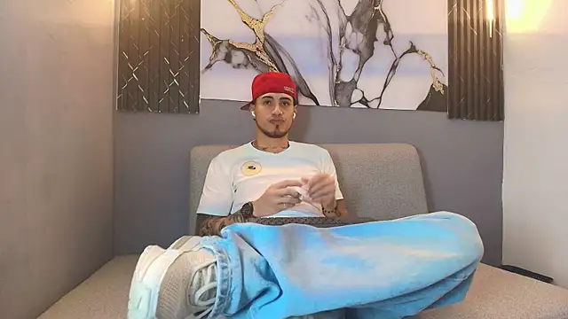 DAVIN 01 online show from December 17, 2025, 12:11 pm