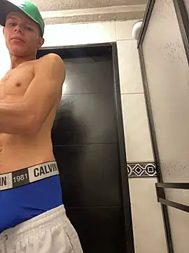 Danseuz online show from December 20, 2025, 10:28 pm