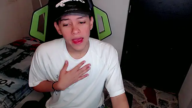 Luky twink online show from February 5, 2026, 8:13 pm