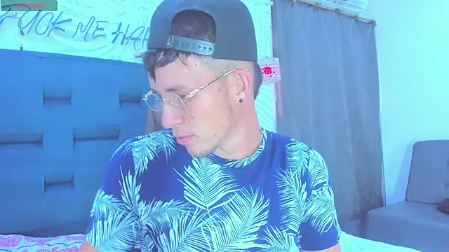 sweetboyssex  online show from December 15, 2025, 12:09 pm