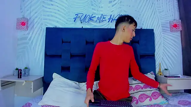 sweetboyssex  online show from December 17, 2025, 12:11 pm