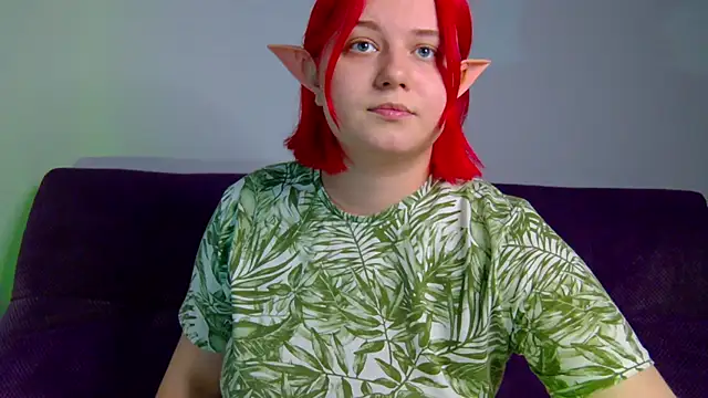 Stella Swann online show from December 18, 2025, 12:44 pm