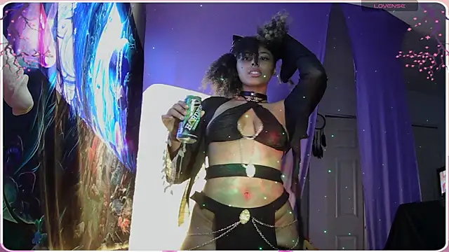 HonneyBunnyXO online show from May 3, 2026, 11:00 pm