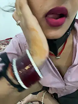 Snapshot of Pooja_Love143 chatting on May 18, 2026, 5:30 pm Pooja Love143 online show from May 18, 2026, 5:30 pm