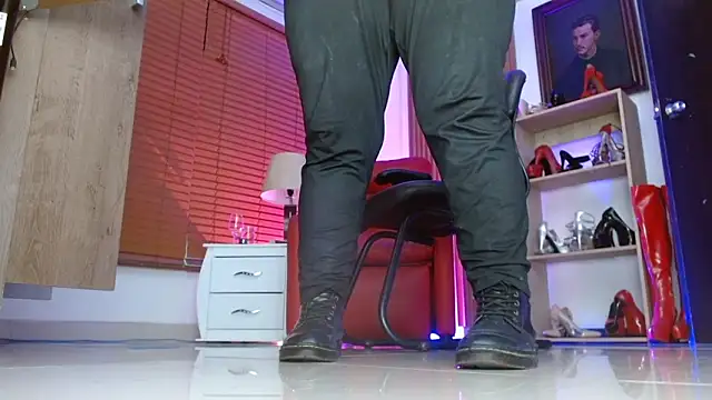 Snapshot of paola_xm chatting on March 11, 2026, 10:21 am paola xm online show from March 11, 2026, 10:21 am