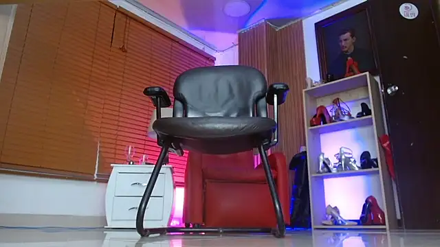 Snapshot of paola_xm chatting on March 27, 2026, 10:26 am paola xm online show from March 27, 2026, 10:26 am