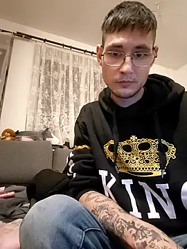 hotchris0708 online show from December 16, 2025, 5:51 pm