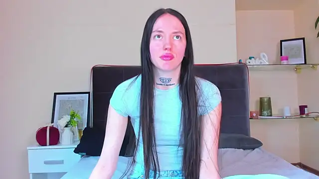 AdrianaCult online show from March 16, 2026, 1:04 pm