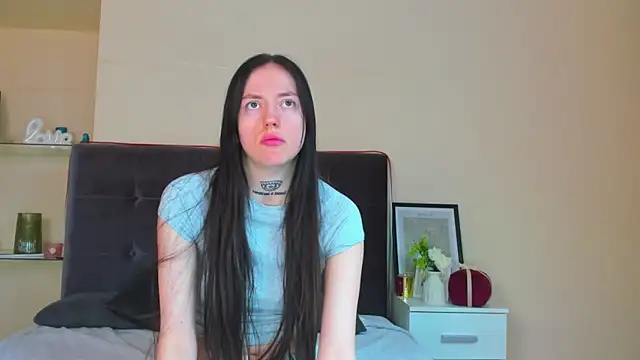 AdrianaCult online show from March 18, 2026, 6:05 am