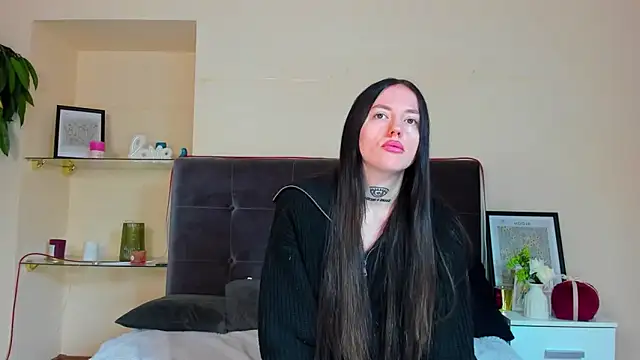 AdrianaCult online show from March 27, 2026, 6:19 am