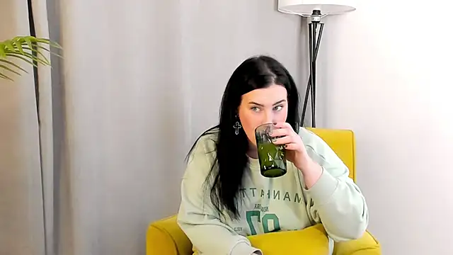 EvonVang online show from December 18, 2025, 11:38 am