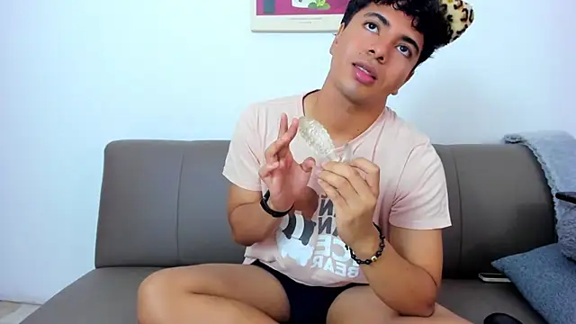 Snapshot of cherry_blossom77 chatting on December 18, 2025, 12:33 pm cherry blossom77 online show from December 18, 2025, 12:33 pm