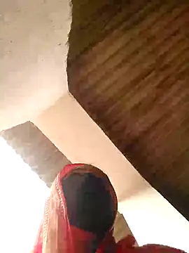 Karisma sekhavat online show from December 22, 2025, 8:44 am