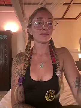 OpheliaRoxx online show from December 22, 2025, 10:29 pm