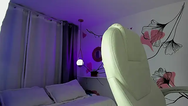 lia quinn online show from February 3, 2026, 3:37 am