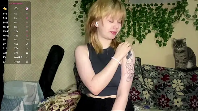 Tempting Kris online show from December 22, 2025, 5:32 pm