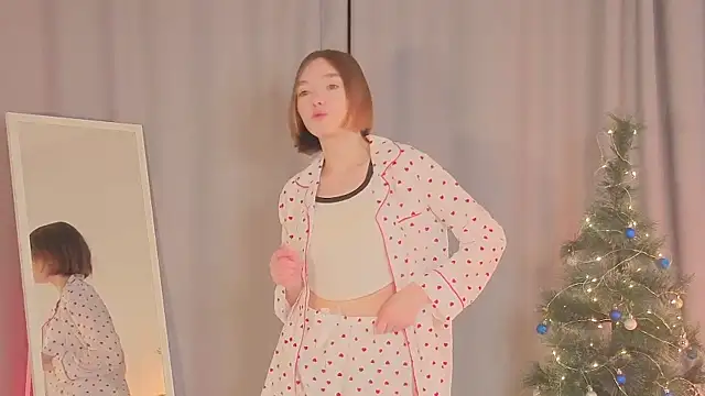 Leyla crsh online show from December 16, 2025, 6:18 am