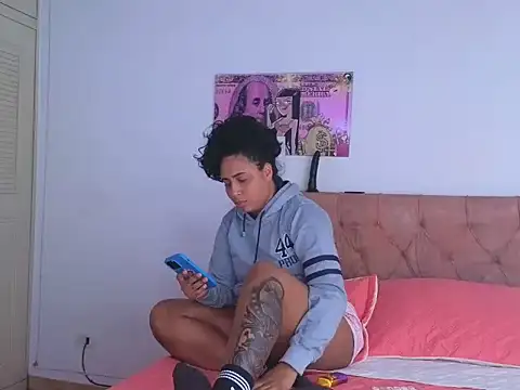 Snapshot of Valery__lovex chatting on June 7, 2026, 6:22 pm Valery lovex online show from June 7, 2026, 6:22 pm