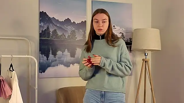 LiviaElton online show from December 22, 2025, 7:27 am