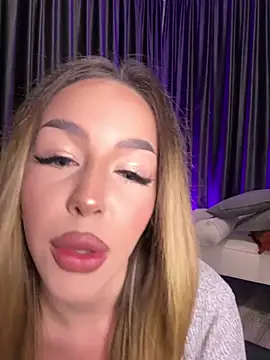 SelenneDream online show from February 4, 2026, 5:41 pm