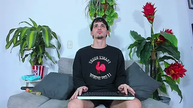 boy Dirty X online show from May 15, 2026, 4:52 am