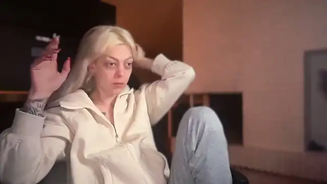 Snapshot of Melina_Diamond chatting on January 13, 2026, 4:29 am Melina Diamond online show from January 13, 2026, 4:29 am