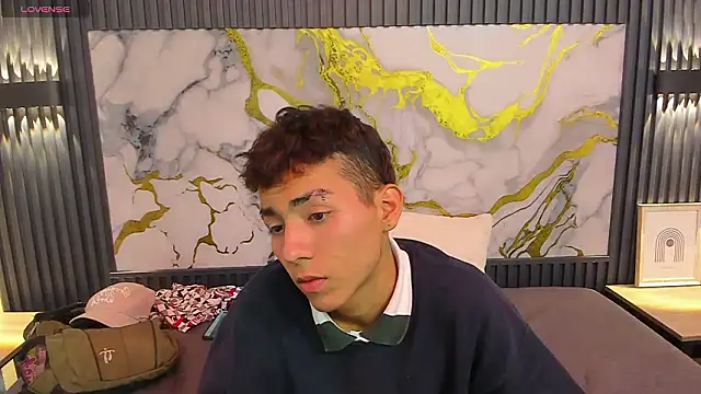 TaylerMiles online show from February 1, 2026, 3:38 am