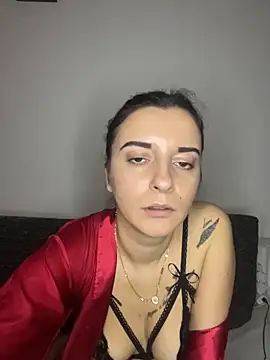 MinaSolenne online show from December 19, 2025, 2:29 am