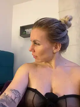 Natalia Fit online show from April 30, 2026, 5:14 am