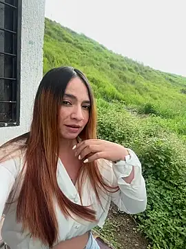 Sexy sara outdoors online show from December 22, 2025, 7:55 pm