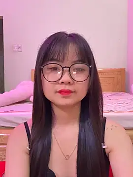 Snapshot of ___KARA___ chatting on February 13, 2026, 12:28 am KARA online show from February 13, 2026, 12:28 am