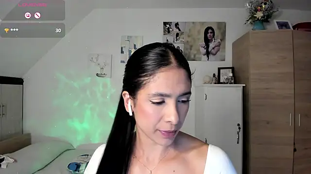 Snapshot of VEROSlen- chatting on March 8, 2026, 3:21 am VEROSlen- online show from March 8, 2026, 3:21 am