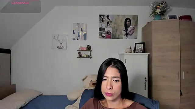 Snapshot of VEROSlen- chatting on March 16, 2026, 2:28 am VEROSlen- online show from March 16, 2026, 2:28 am