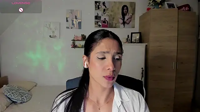 Snapshot of VEROSlen- chatting on July 3, 2026, 3:24 am VEROSlen- online show from July 3, 2026, 3:24 am