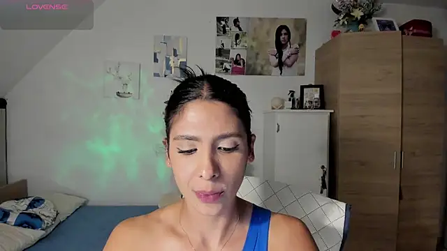 Snapshot of VEROSlen- chatting on July 19, 2026, 4:38 am VEROSlen- online show from July 19, 2026, 4:38 am