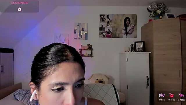 Snapshot of VEROSlen- chatting on August 7, 2026, 3:52 am VEROSlen- online show from August 7, 2026, 3:52 am