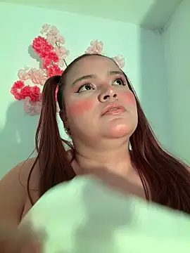 Snapshot of melanie_hh1 chatting on February 1, 2026, 5:28 am melanie hh1 online show from February 1, 2026, 5:28 am