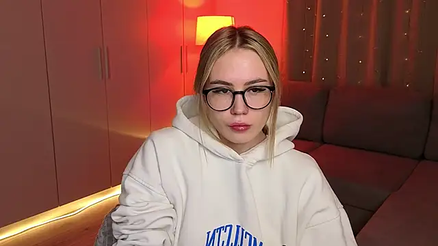 Aurelia Voss online show from February 19, 2026, 5:58 am