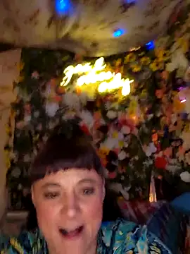 infinirose online show from April 4, 2026, 12:02 pm